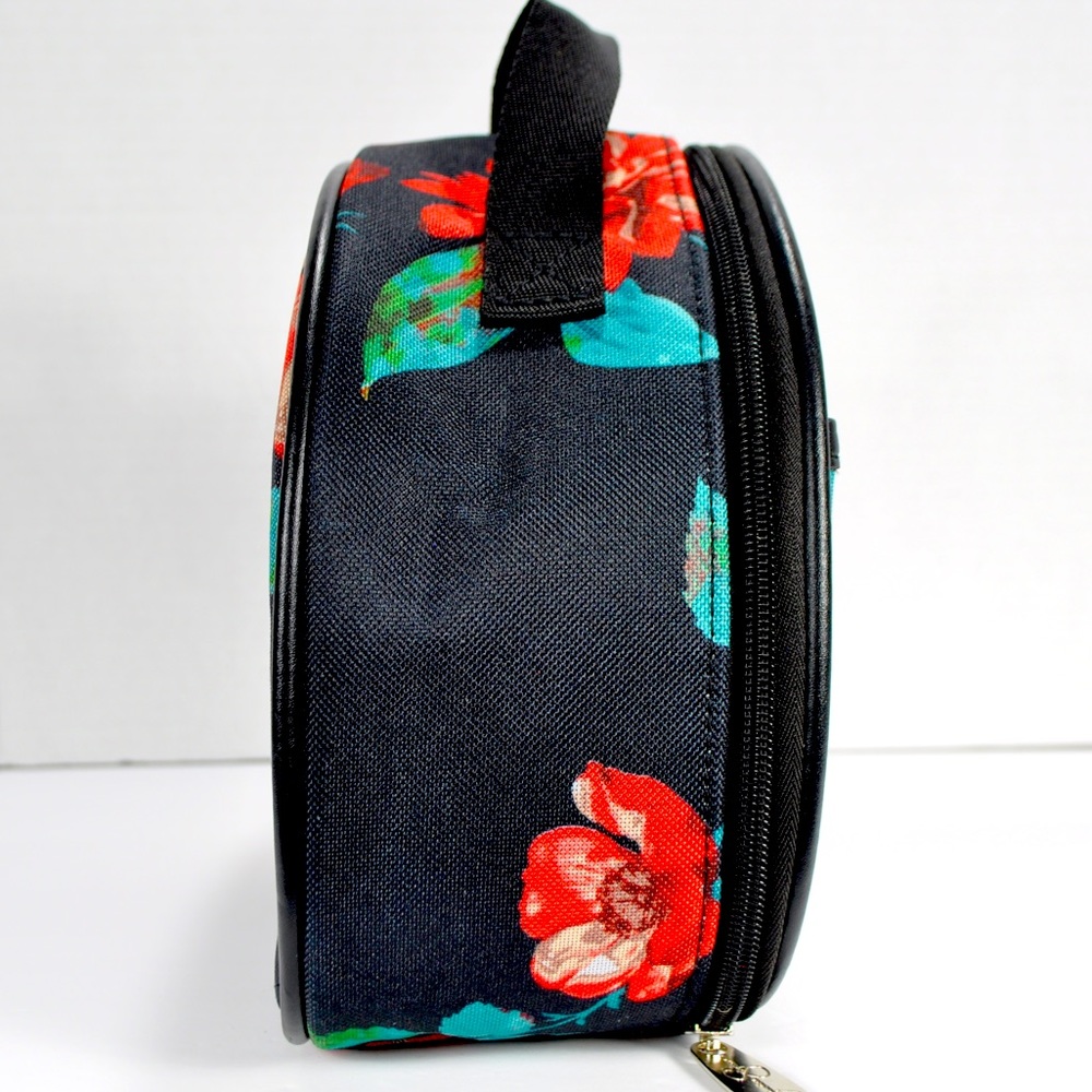 Jessica Simpson Travel Cosmetics Bag - Picture 5 of 11